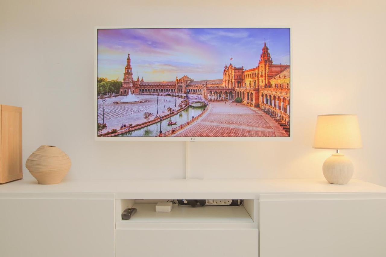 Modern Apt - Luxe Queen Bed - Walk To Isla Magica Σεβίλλη Εξωτερικό φωτογραφία